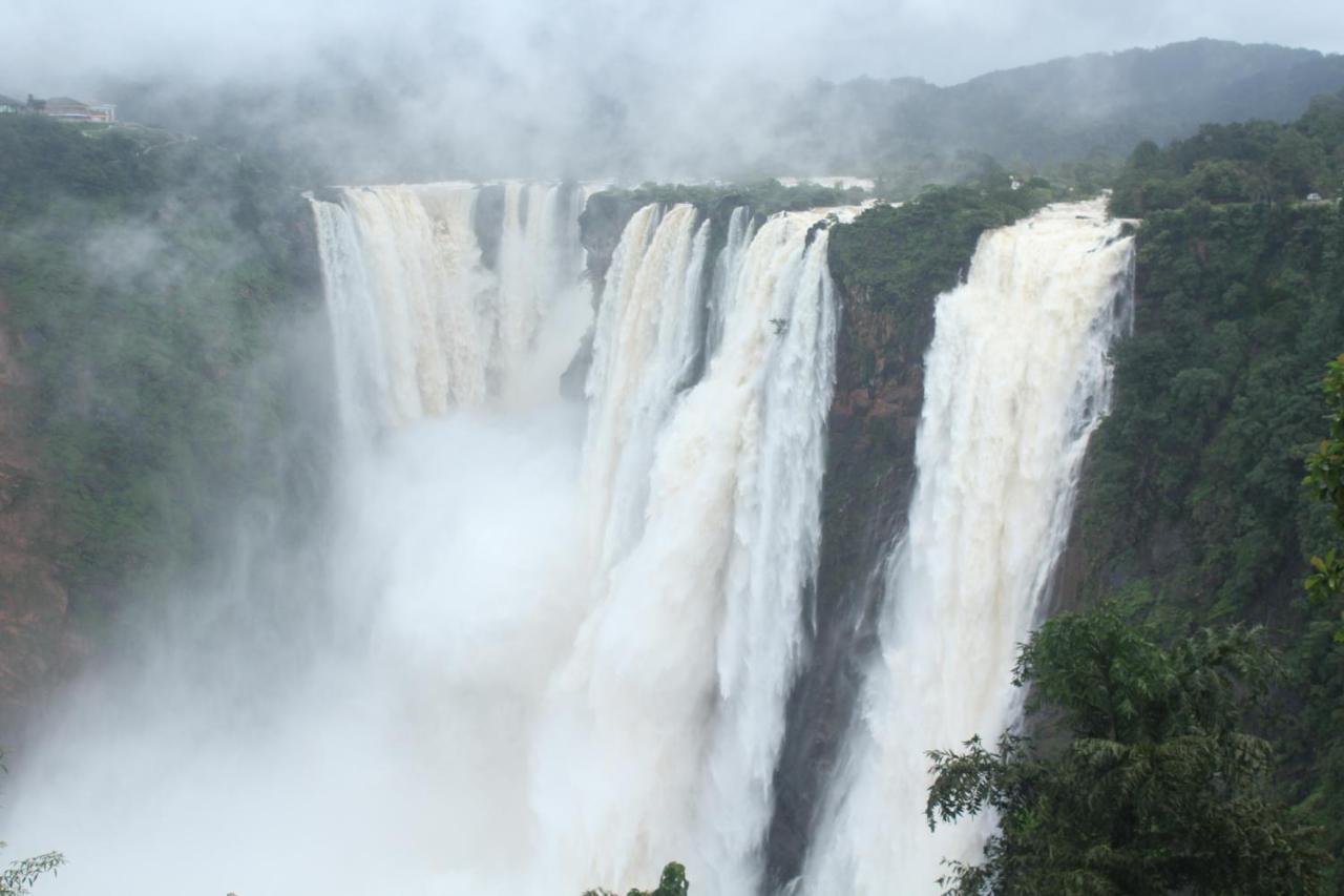 Māvingundi Kstdc Hotel Mayura Gerusoppa, Jogfalls מראה חיצוני תמונה